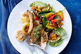 Makanan Mediteranian lebih banyak menggunakan sayuran, buah buahan, biji bijian, minyak Zaitun dan sumber protein asal ikan. Photo: taste.com.au 