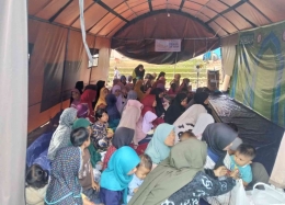 Suasana di tenda pengusngsian korban gempa Cianjur (Sumber: dokumen pribadi)