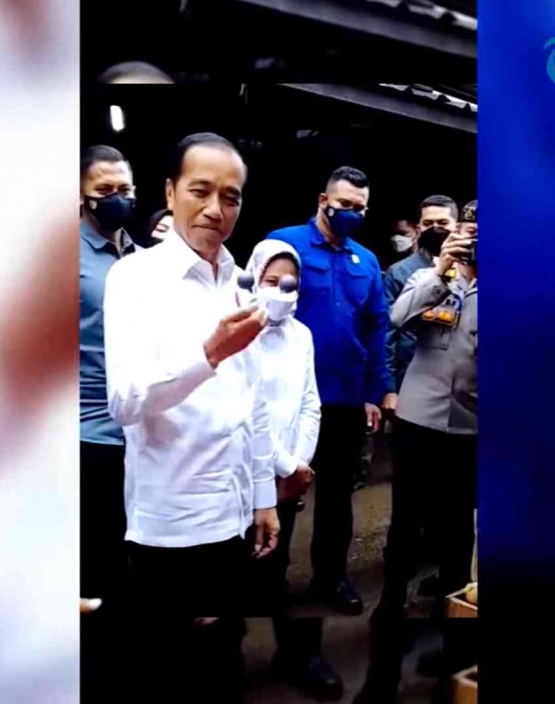 Presiden Jokowi main lato-lato | foto: tangkapan layar Youtube/Tribun Pekanbaru Official