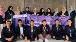 Mahasiswa KKM 33 UIN Malang