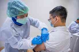 Vaksin booster dilakukan terhadap pegawai setneg RI (dok foto: setneg.go.id)