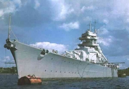 KMS Bismarck Berlabuh di Kiel. Sumber : Pinterest