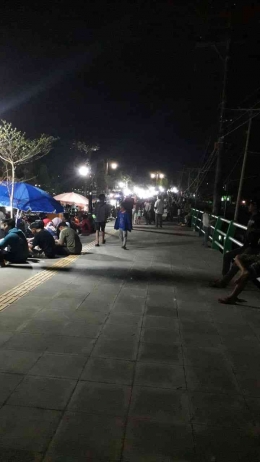 Suasana di kawasan Destinasi Tapah Malenggang Muara Bulian pada malam hari (Foto: Pribadi)