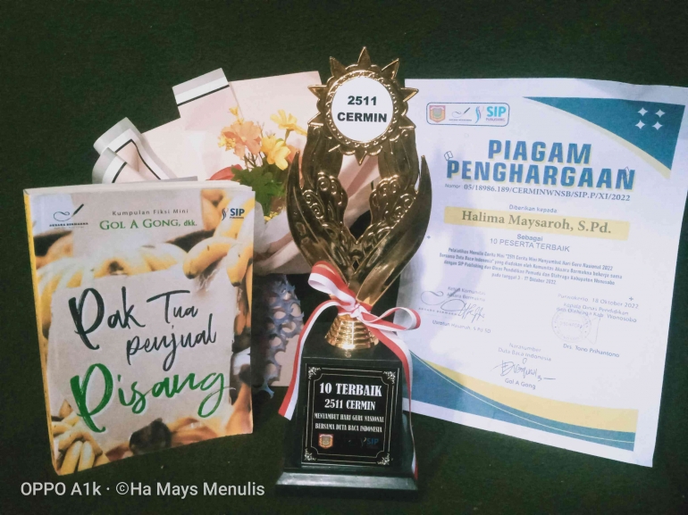 Hadiah 10 besar lomba fiksi mini/cerita mini (cermin) bersama Duta Baca Indonesia-Gol A. Gong. Dokumentasi pribadi.