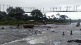 Sungai Cipamingkis di Kecamatan Jonggol. Foto : mg6/Radar Bogor (dokpri)