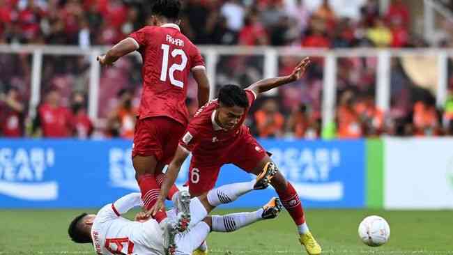 Dalam leg kedua, Vietnam meraih tiket final setelah bekap Indonesia 2-0. (sumber: cnnindonesia.com)