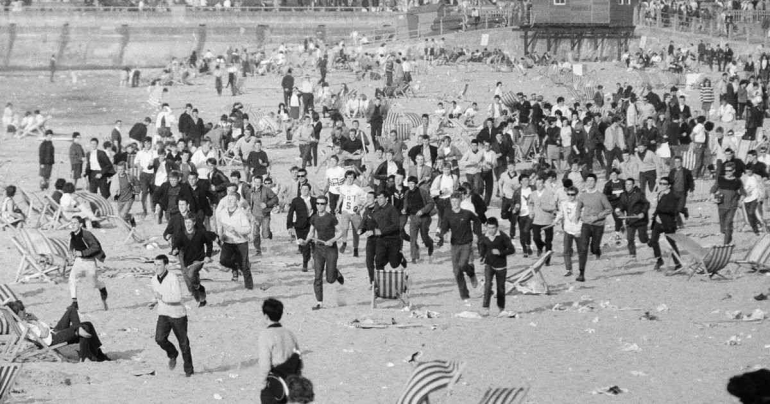 0-mods-v-rockers-the-scene-at-margate-north-east-kent-in-may-1964-63bd83d897125e2ba32397e2.jpg
