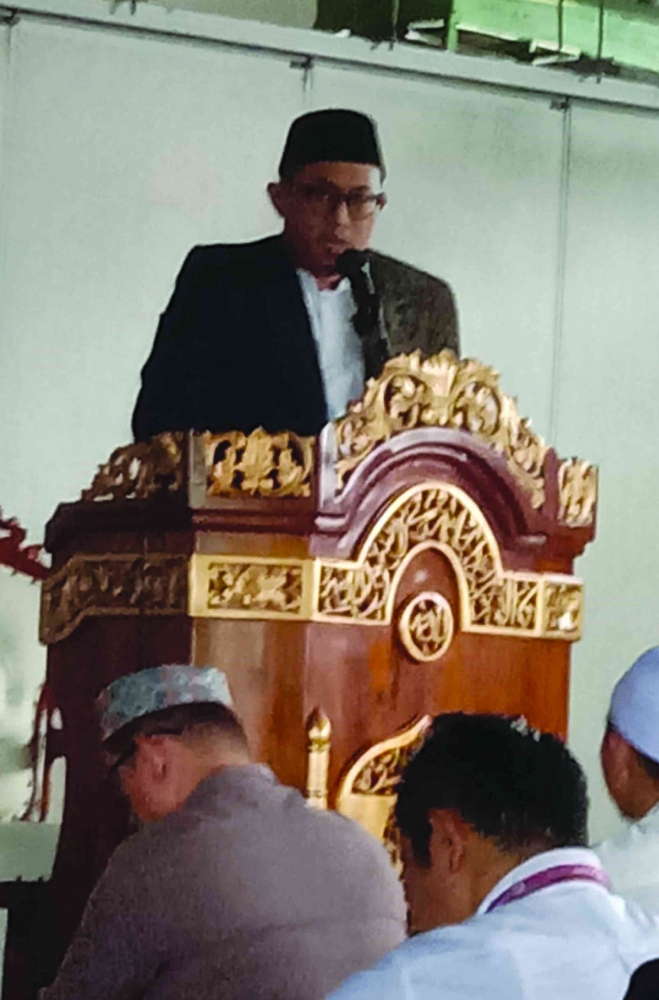 Deni Darmawan khutbah di Padang (Dokpri)