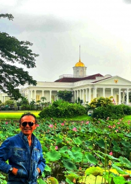 Menatap Istana Bogor walau dari jarak masih jauh (dok. pribadi) 