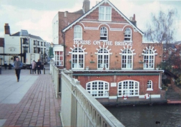 Sebuah bangunan di Cambridge: Dokpri
