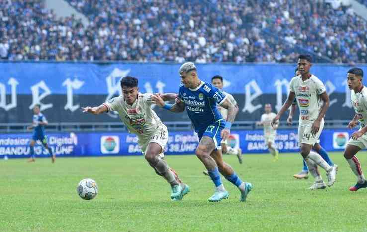 Persib Bandung menuai kemenangan atas Persija 1-0. Foto: KOMPAS.com/Adil Nursalam.