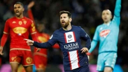 Lionel Messi mencetak satu gol untuk Kemenangan PSG saat melawan Angers. Foto: REUTERS/GONZALO FUENTES.