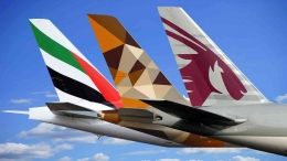 Qatar Airways dan dua maskapai pesaing dari Uni Emirat Arab. Sumber: www.onemileatatime.com