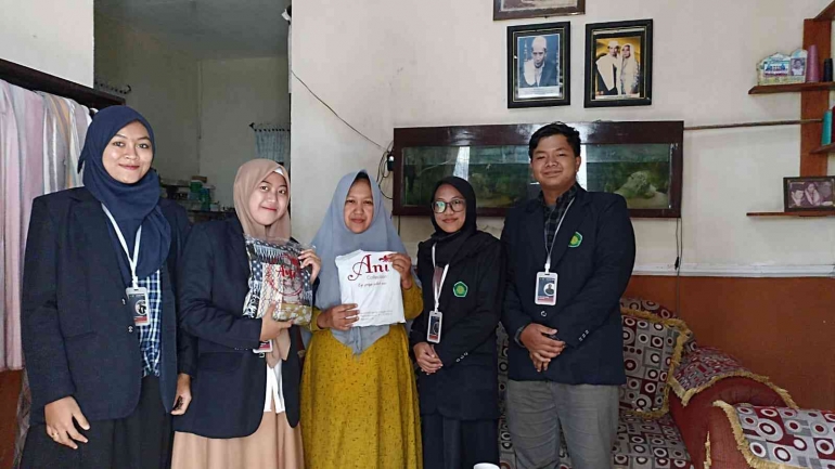 Kunjungan Mahasiswa UIN Malang ke Ketua Paguyuban UMKM Desa Wonorejo, Poncokusumo (Dok. pribadi)