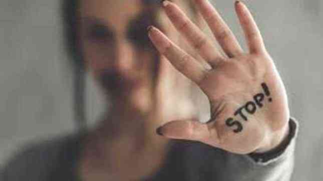 Stop Kekerasan Terhadap Perempuan (Foto: humanrightscareers.com)