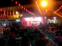 Image: Suasana malam Cap Go Meh di Pecinan Pekanbaru (Photo by Merza Gamal)