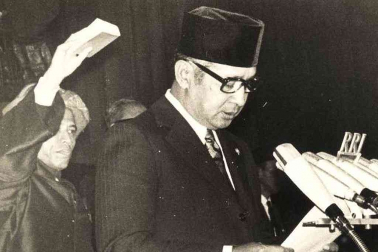 Presiden Soeharto saat dilantik dan diambil sumpahnya menjadi Presiden pada 27 Maret 1968.(PAT HENDRANTO)