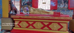Replika Buddha Berbaring di tempat yang berbeda | Dokumentasi pribadi