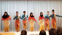 Dance performing (Dokpri)