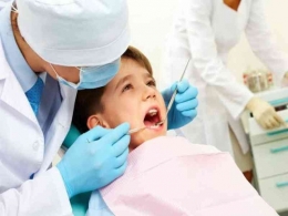 Ilustrasi perawatan gigi anak usia sekolah yang mengalami patah. (Shutterstock via Kompas.com) 