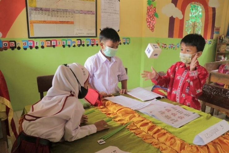 Kegiatan belajar di sekolah| Dok Tanoto Foundation via Kompas.com