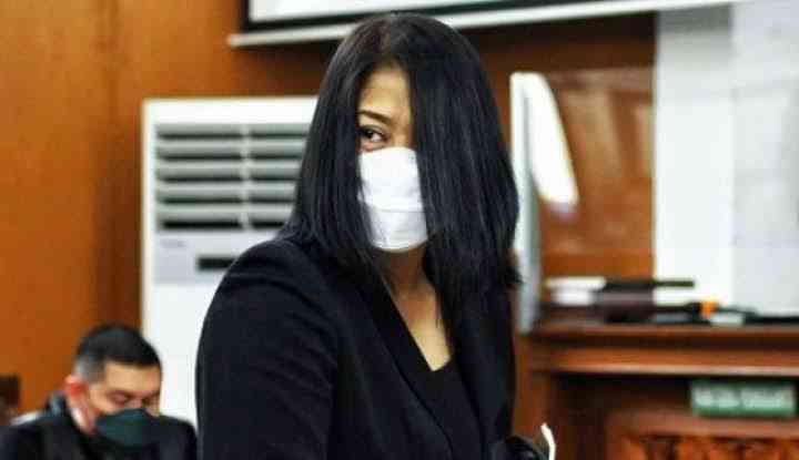 Putri Candrawathi di persidangan pembunuhan Brigadir Yosua Hutabarat/ foto: Narasinews.com