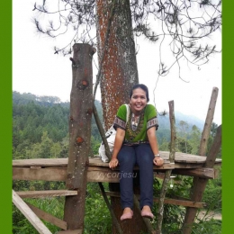 Berfoto di rumah pohon area Coban Talun, Batu, Malang | Dok. Pribadi  