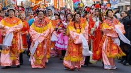 Parade Tahun Baru Imlek di Chinatown Paris. Sumber: Myrabella/ wikimedia.org