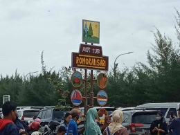 Pintu Masuk Romokalisari Adventure Land. -Sumber: Dok. pribadi