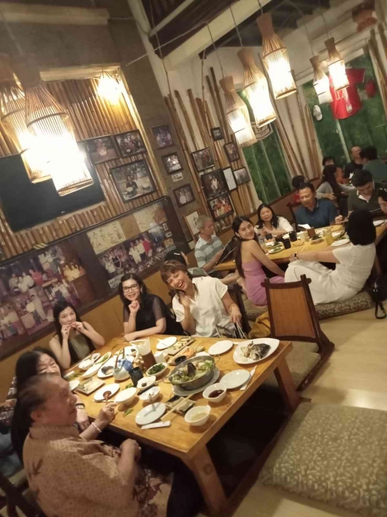 makan bersama direstorant China. dok pribadi 