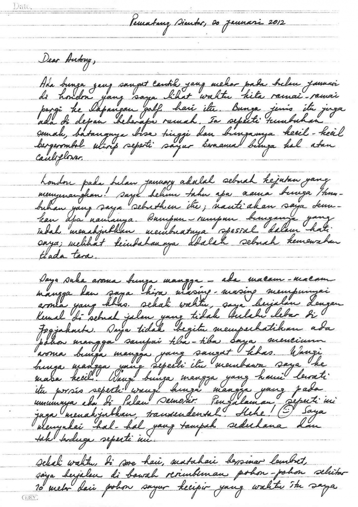 (Menulis dengan tangan adalah salah satu pekerjaan yang paling aku suka --- dok.pri)