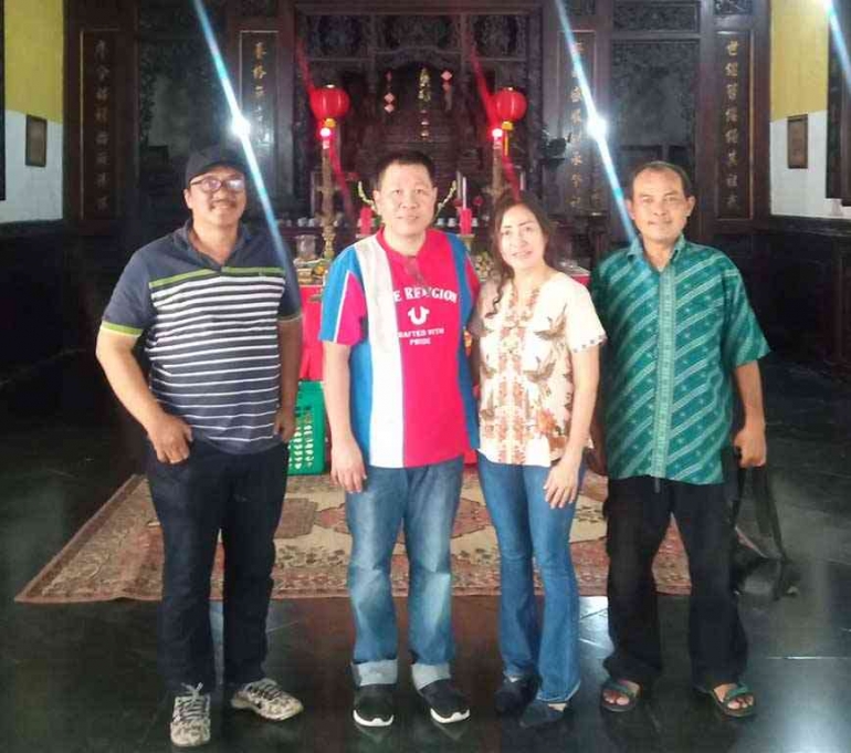 Penulis bersama Robert Han, Mega Tanuwijaya, dan Nanang Purwono. foto: dok/pri 
