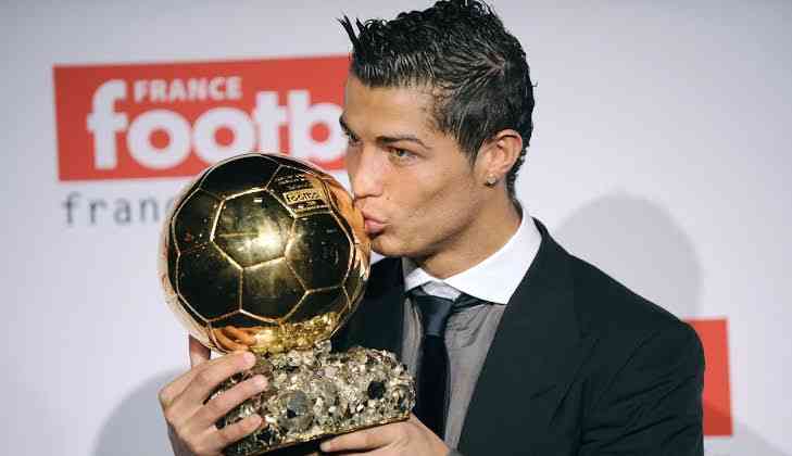 Ronaldo meraih Ballon d'Or (sumber: detikSport)