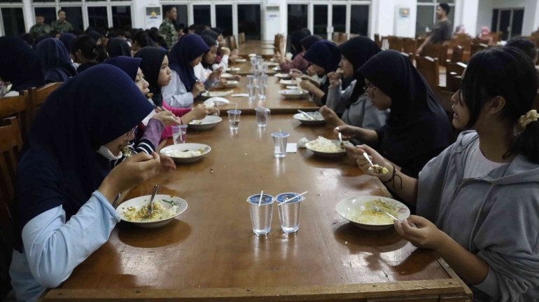 makan-malam-63cc086508a8b53e6122ab92.jpg