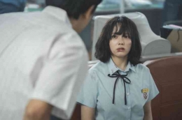 Moon Dong Eun setelah di-bully di sekolah (netflix)