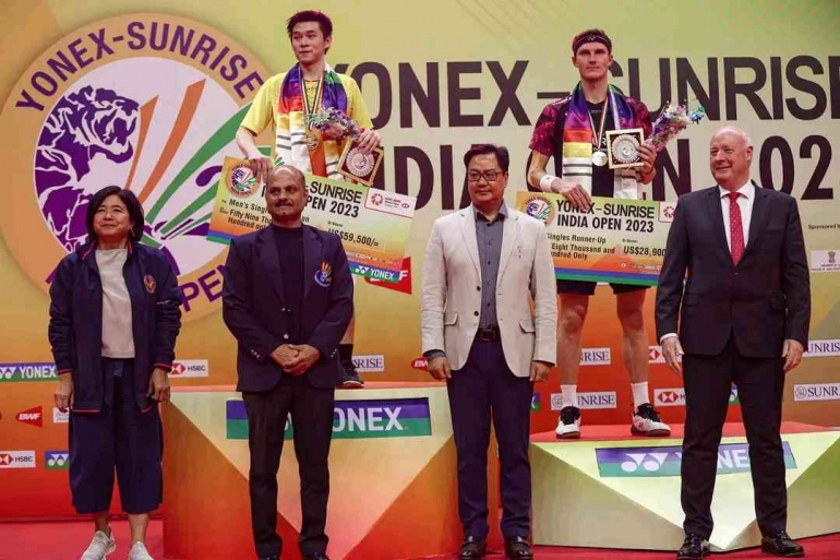 Podium juara tunggak putra (Foto Facebook.com/Badminton Association of India) 