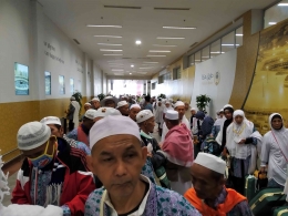 Jamaah Haji antre di Bandara (Sumber: dokumentasi pribadi)