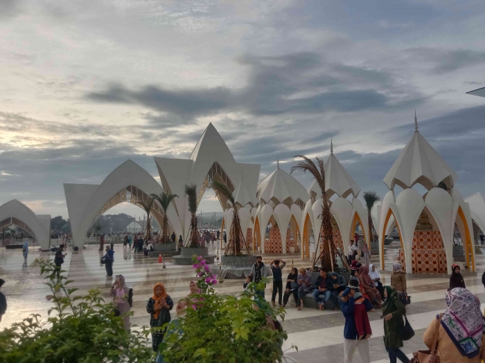 Halaman masjid Al Jabbar/dokpri