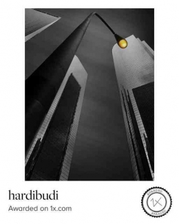 Sebuah Karya om HB dengan menggunakan HP yg dimuat di 1x, sebuah situs fotografi yg selektif banget dengan foto member yg ditampilkan. dokumentasi pribadi dari om Hardijanto Budiman