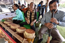Penampilan para pargonsi atau orang yang memainkan alat musik gondang. Sumber: Kompas/Wawan H. Prabowo