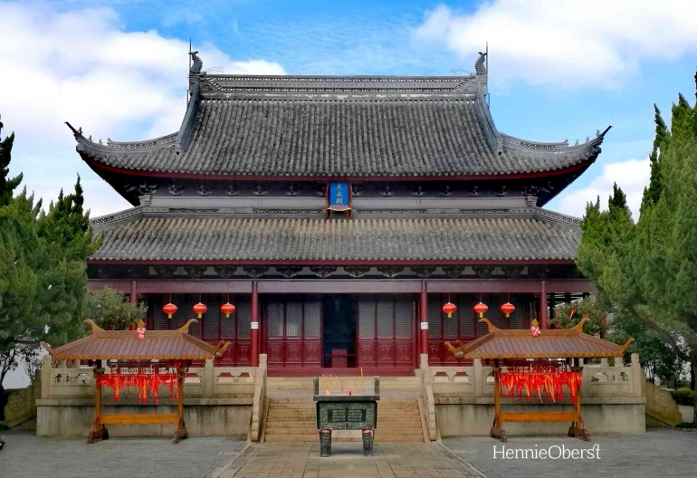 Satu temple di dalam taman pulau Chongming | foto: HennieOberst 