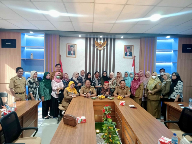 Pemerintah Kecamatan Kosambi Kabupaten Tangerang bersama Suhendra Ketua Forsamik dan Para Pelaku UMKM/dokpri