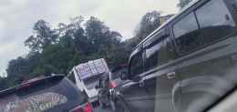 Kemacetan Jalur Medan ke Kabupaten Karo Sudah Langganan. Foto Dokumen Pribadi.