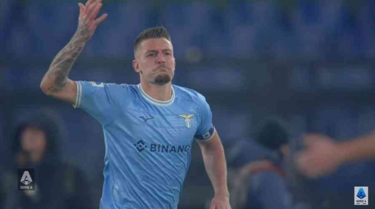 Selebrasi Milinkovic Savic di menit ke-4 usai bobol gawang Milan. Sumber Gambar: YouTube Serie A