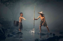 Kegembiraan anak-anak saat memancing (pixabay.com)