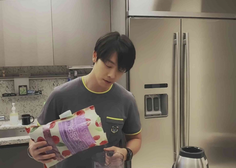 Awet Muda Walau Usianya Hampir Menginjak 40 Tahun, Donghae Super Junior