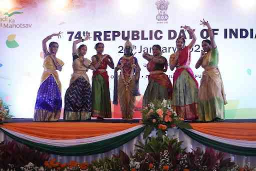 Para penari India sedang menari di acara resepsi untuk merayakan Hari Republik India di Jakarta. | Sumber: Kedubes India.