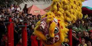 foto Barongsai jatuh/sumber: kompas