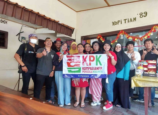 Foto rombongan KPK bareng ci Elis (Foto: Dok. Rahab Ganendra)