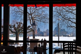 Panorama Interlaken dilihat dari dalam sebuah kafe. Sumber: dokumentasi pribadi